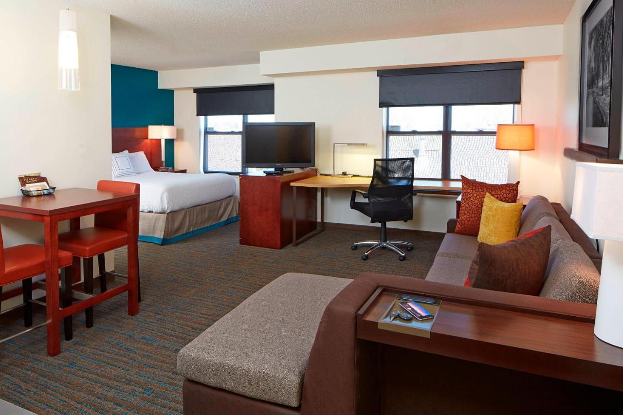 Residence Inn Minneapolis St. Paul/Roseville Buitenkant foto
