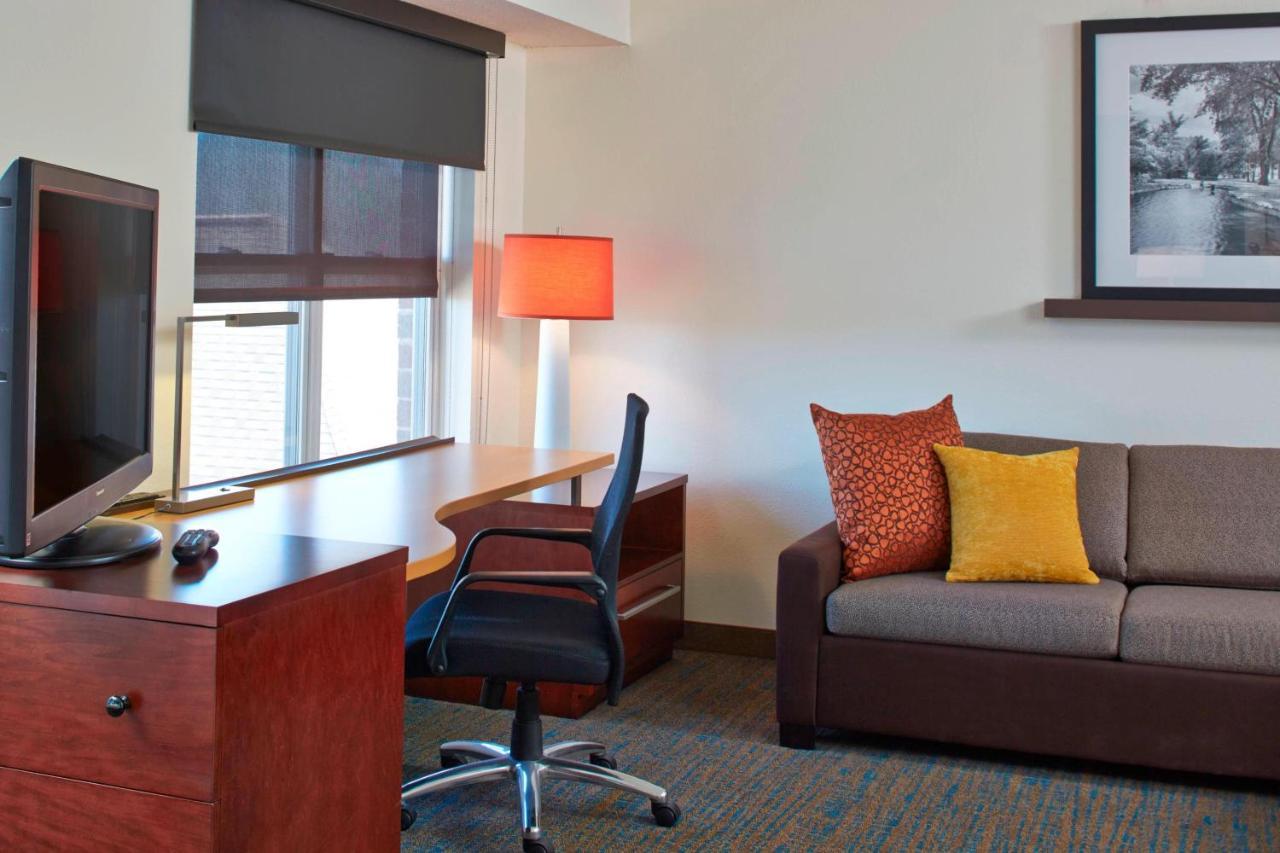Residence Inn Minneapolis St. Paul/Roseville Buitenkant foto