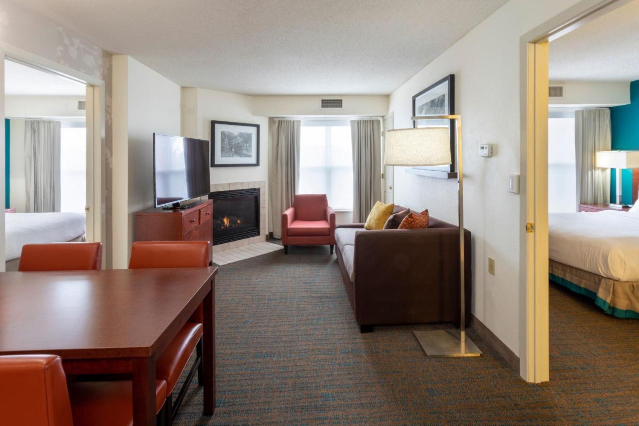 Residence Inn Minneapolis St. Paul/Roseville Buitenkant foto