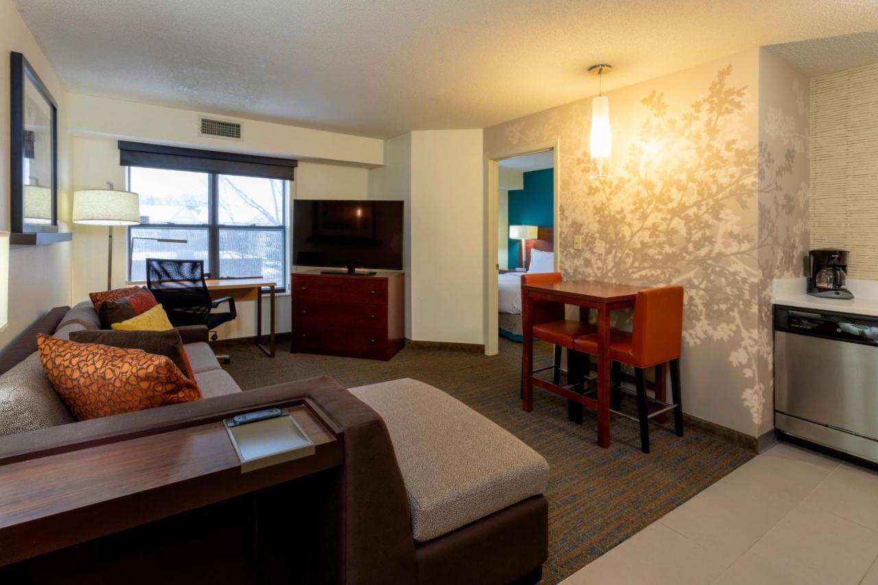 Residence Inn Minneapolis St. Paul/Roseville Buitenkant foto