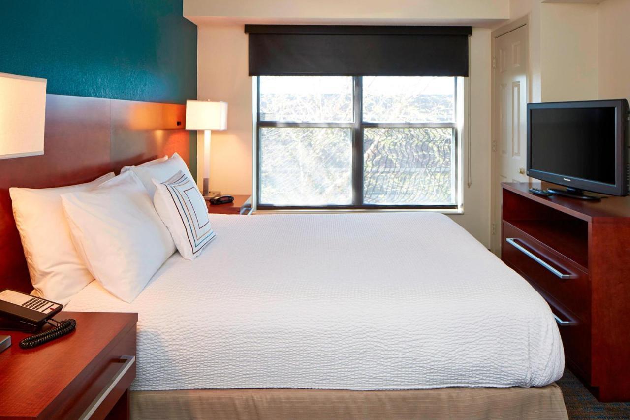Residence Inn Minneapolis St. Paul/Roseville Buitenkant foto