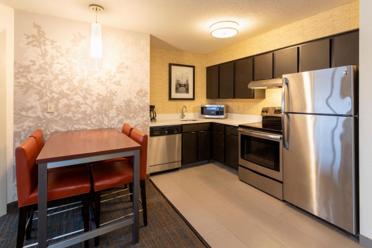 Residence Inn Minneapolis St. Paul/Roseville Buitenkant foto