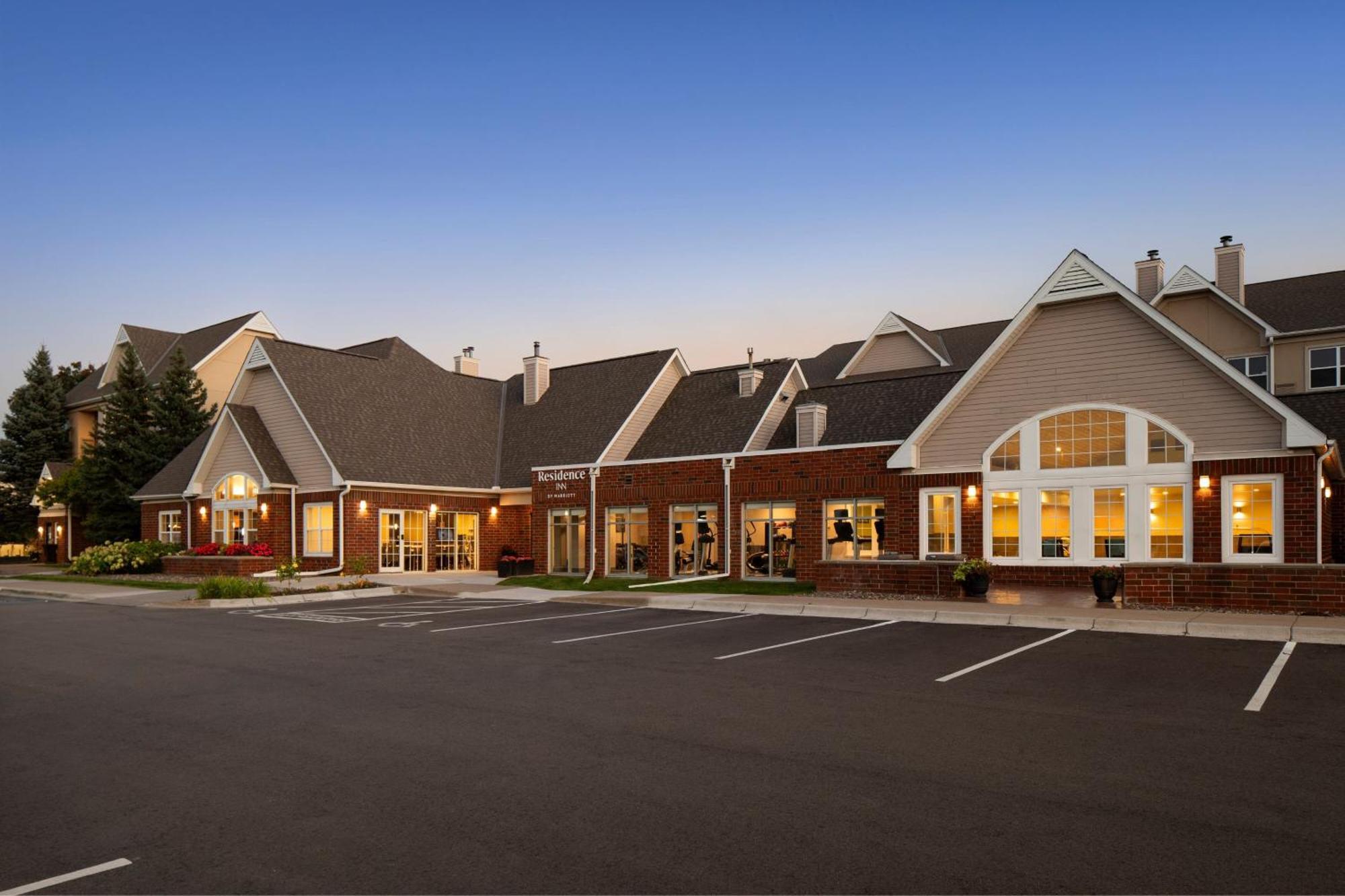 Residence Inn Minneapolis St. Paul/Roseville Buitenkant foto