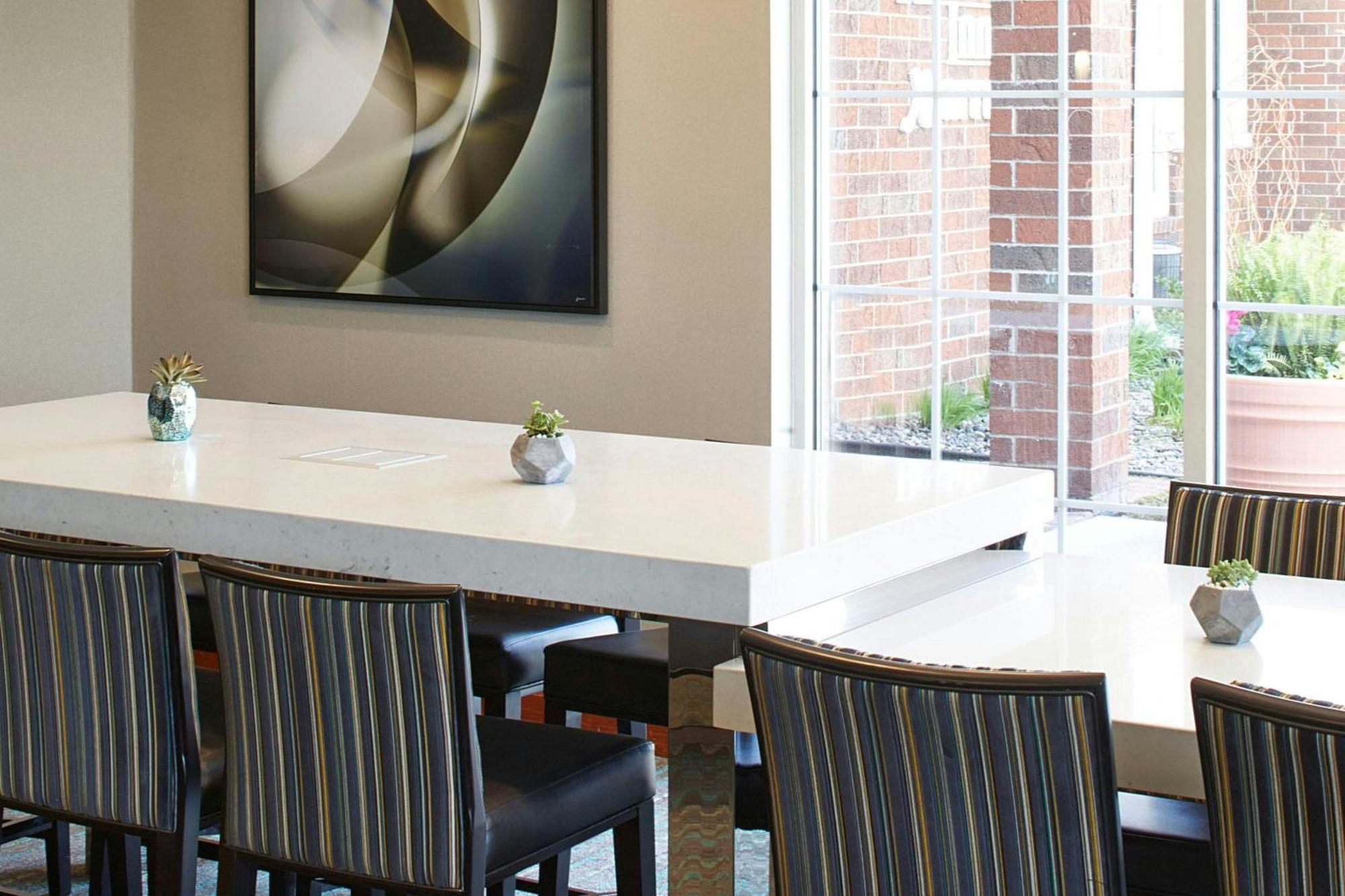 Residence Inn Minneapolis St. Paul/Roseville Buitenkant foto