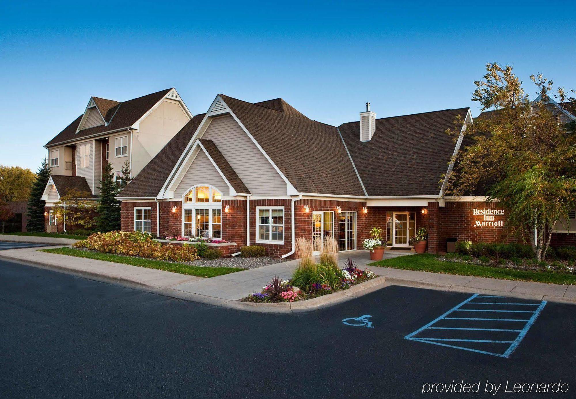 Residence Inn Minneapolis St. Paul/Roseville Buitenkant foto